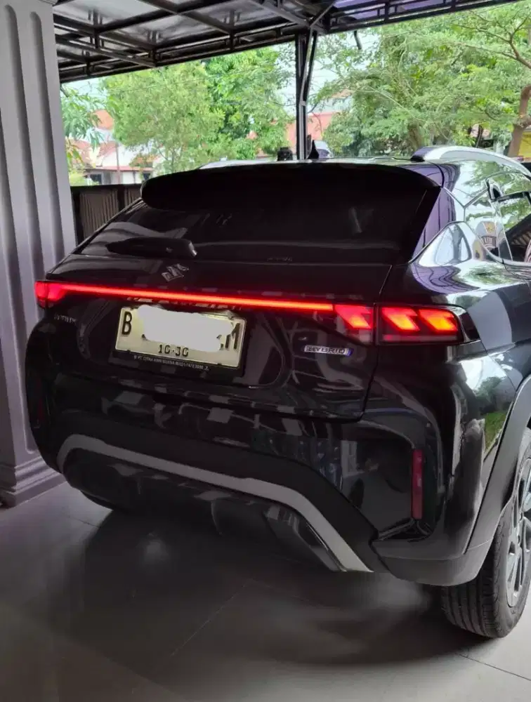 Suzuki Fronx SGX Hybrid 2025 Low KM