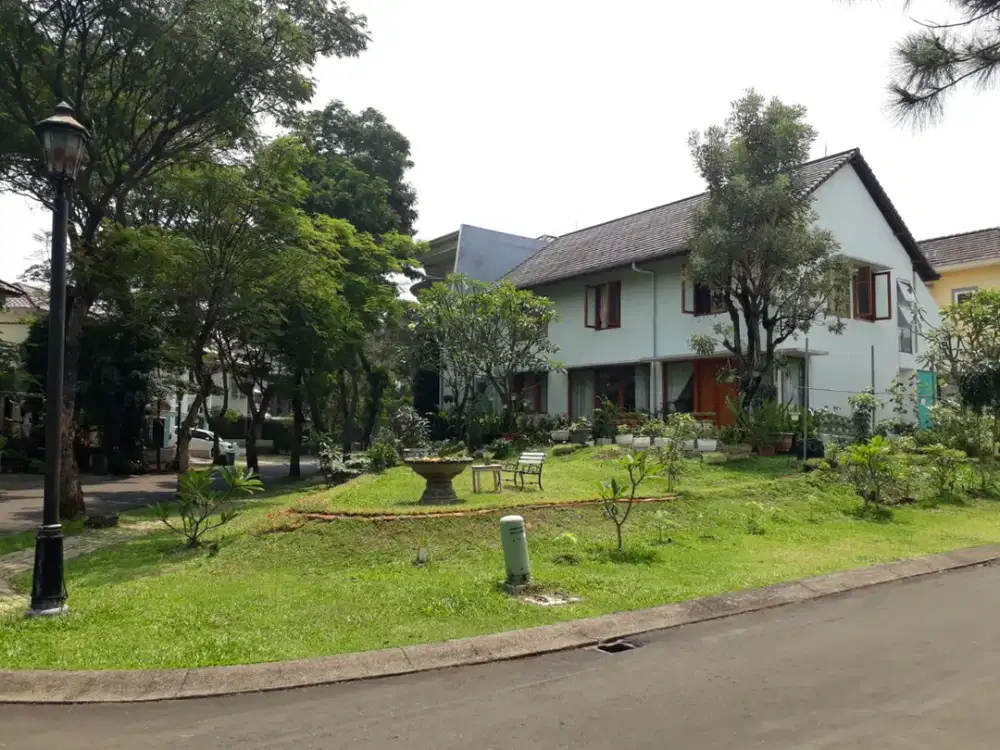 Rumah Hook 2 Lantai Siap Huni Samping Taman di Taman Giri Loka BSD