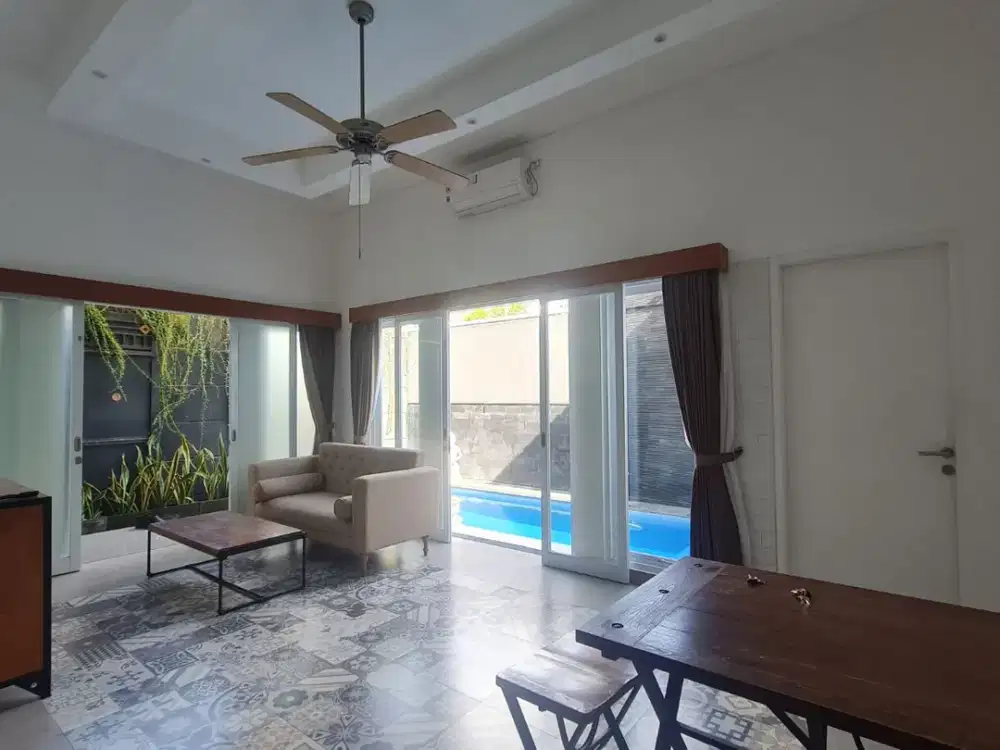 Villa lokasi strategis di Seminyak