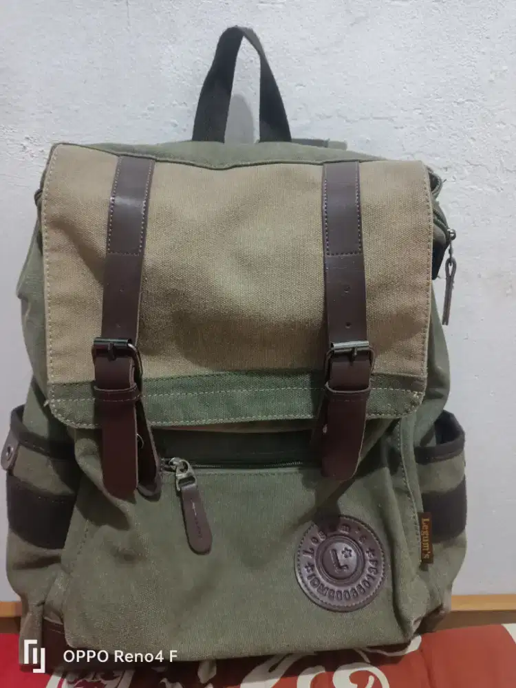 Tas kulit warna hijau