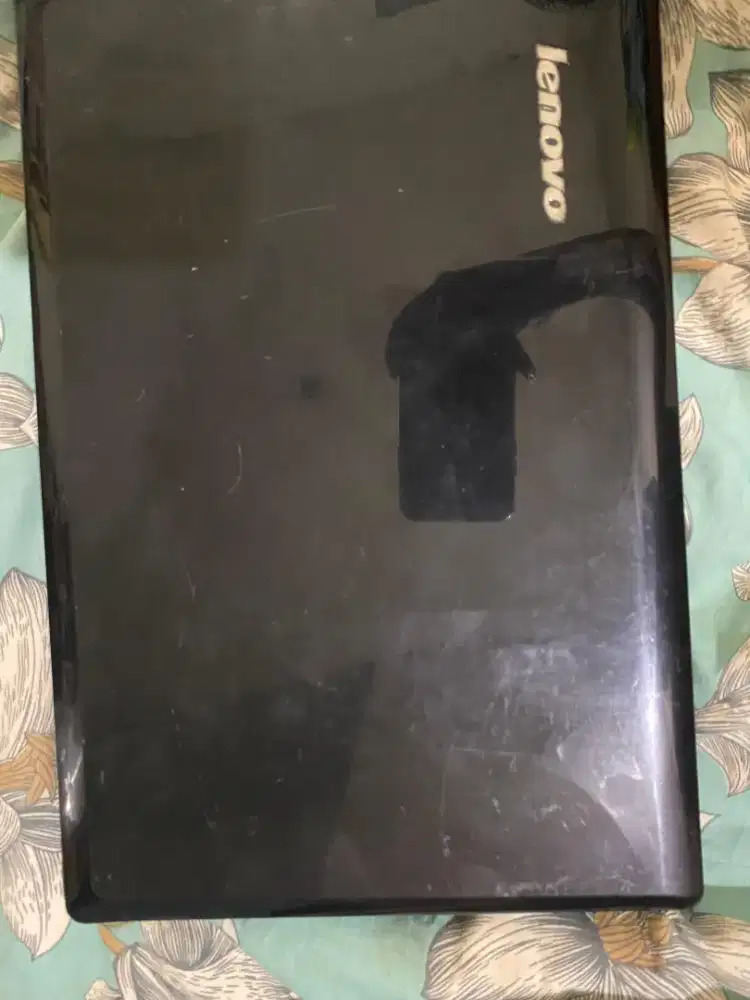 Lenovo prosessor intel core 5 type G480 seken Ram 4 GB Memori 466GB