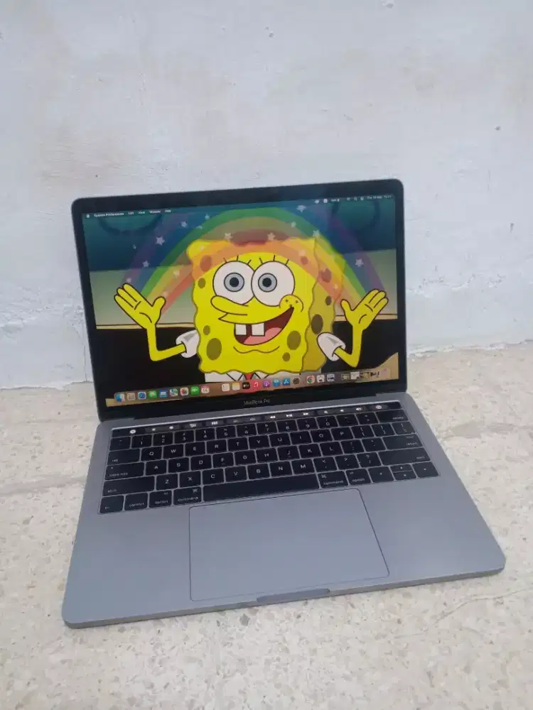 Jual Macbook Pro Retina 13in 2016 TouchBar core i5 ram 16 SSD 512gb