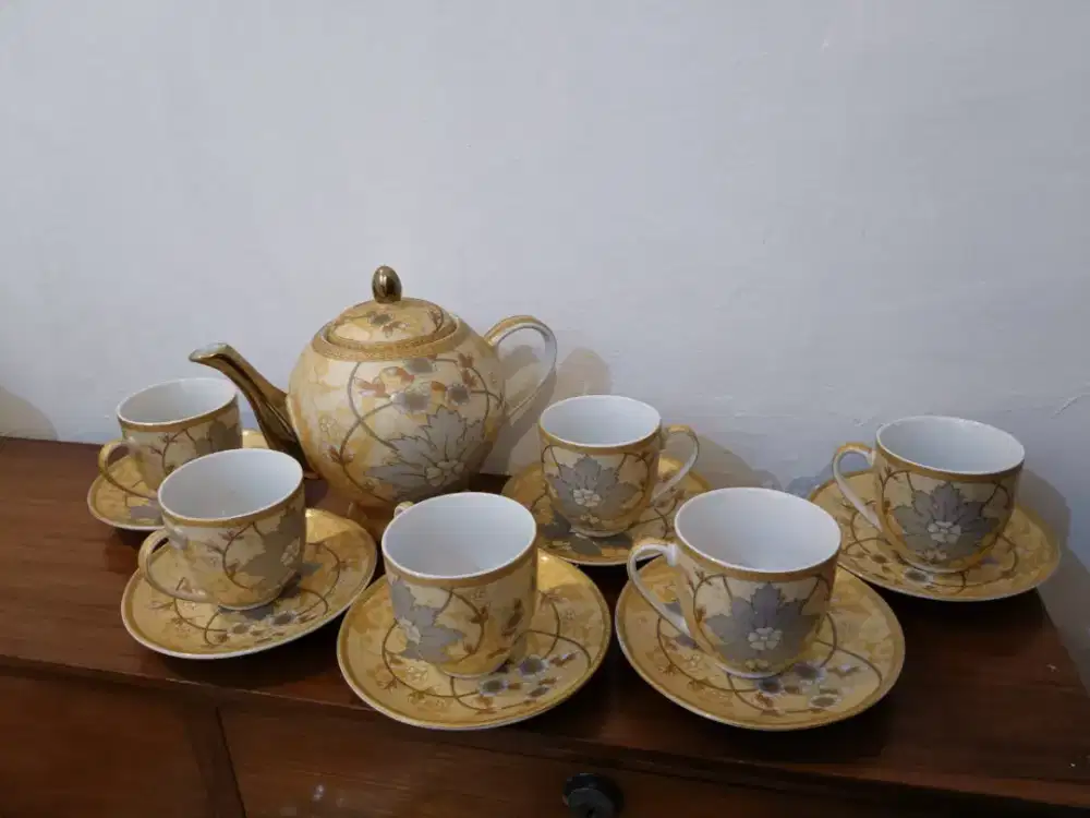 Set Teko Teh Vintage Porselen Lengkap 13 pcs ( Kondisi Mulus)