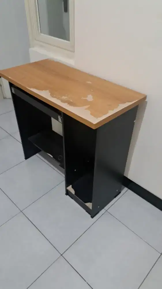 Meja Kerja Kantor Komputer