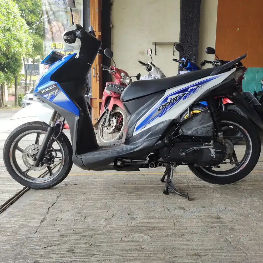 Honda Beat Fi 2014 Biru Putih