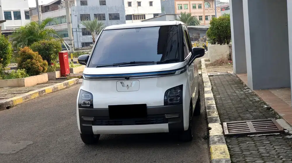 Wuling air ev long range 2023 putih