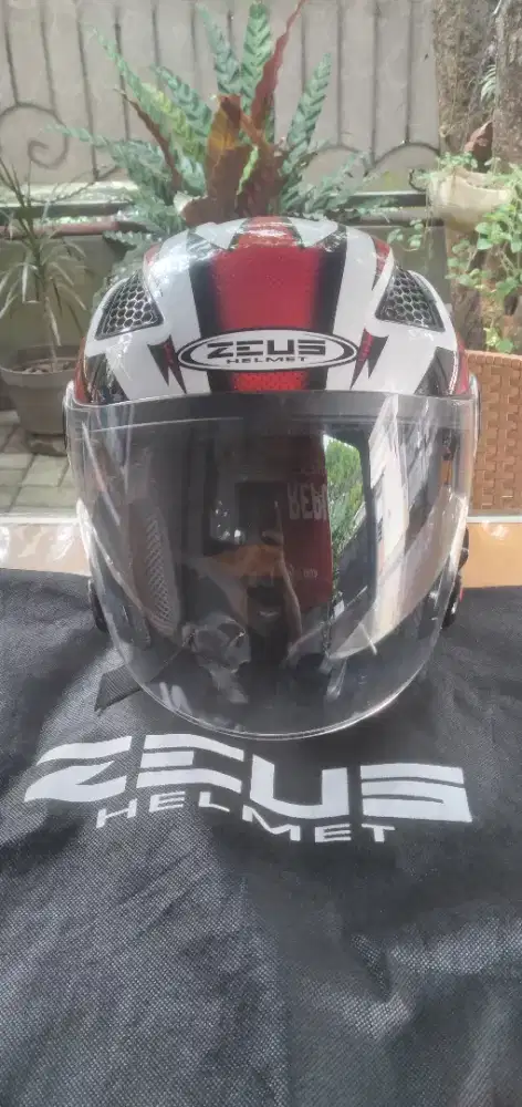 Helm zeuz ZS-610 white / 004 red