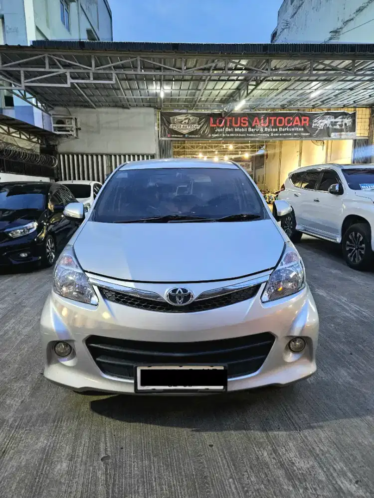 Toyota Avanza Veloz 1.5 Matic 2014