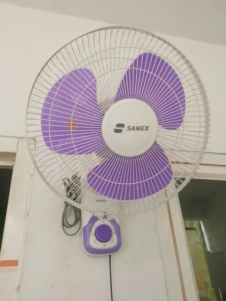 Kipas angin dinding 12 inch merk sanex normal siap pakai nego tipis