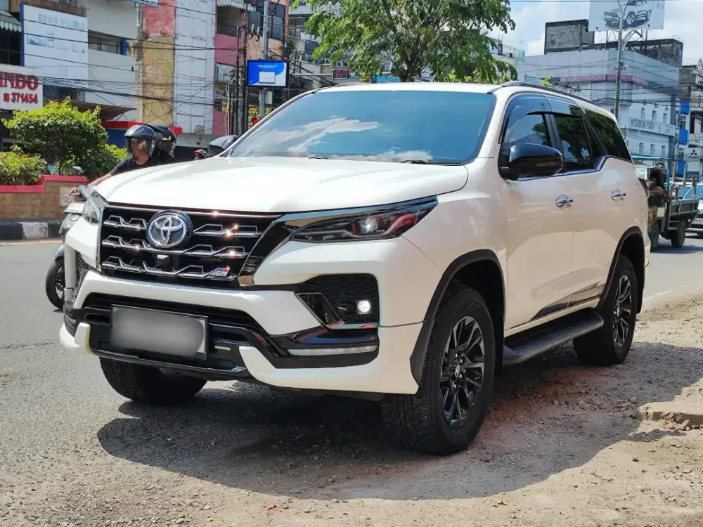 (KM 18 RB TGN 1 DR BARU) FORTUNER GR 2.8 DIESEL AT MATIC 2022/2023