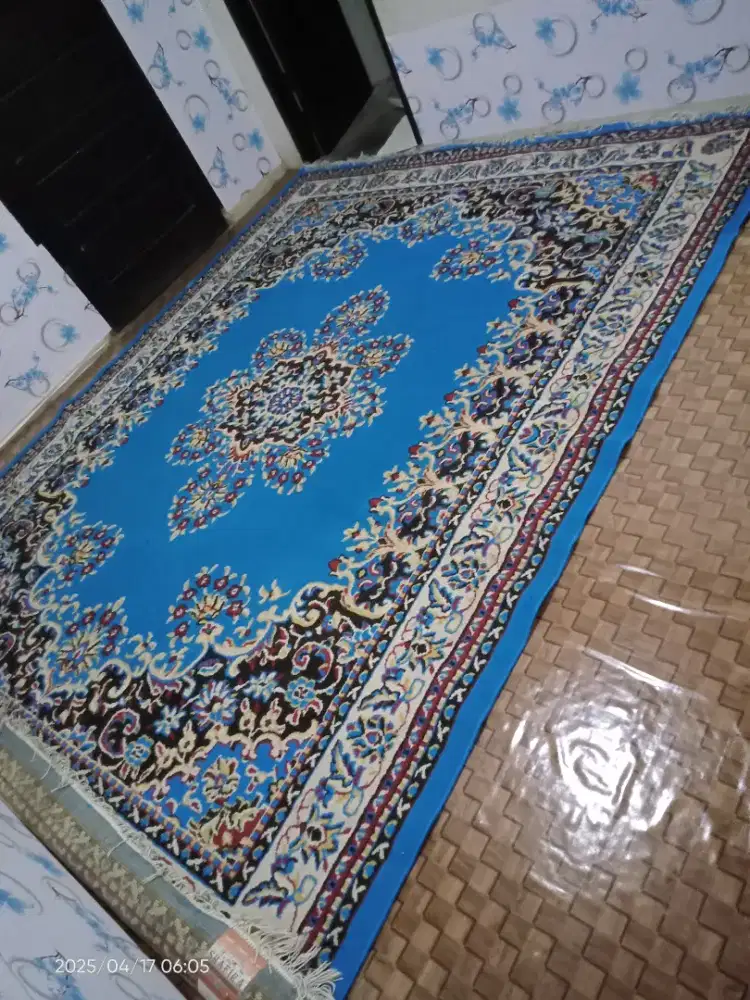 Dijual hari ini Krna mau pindahan. Karpet permadani