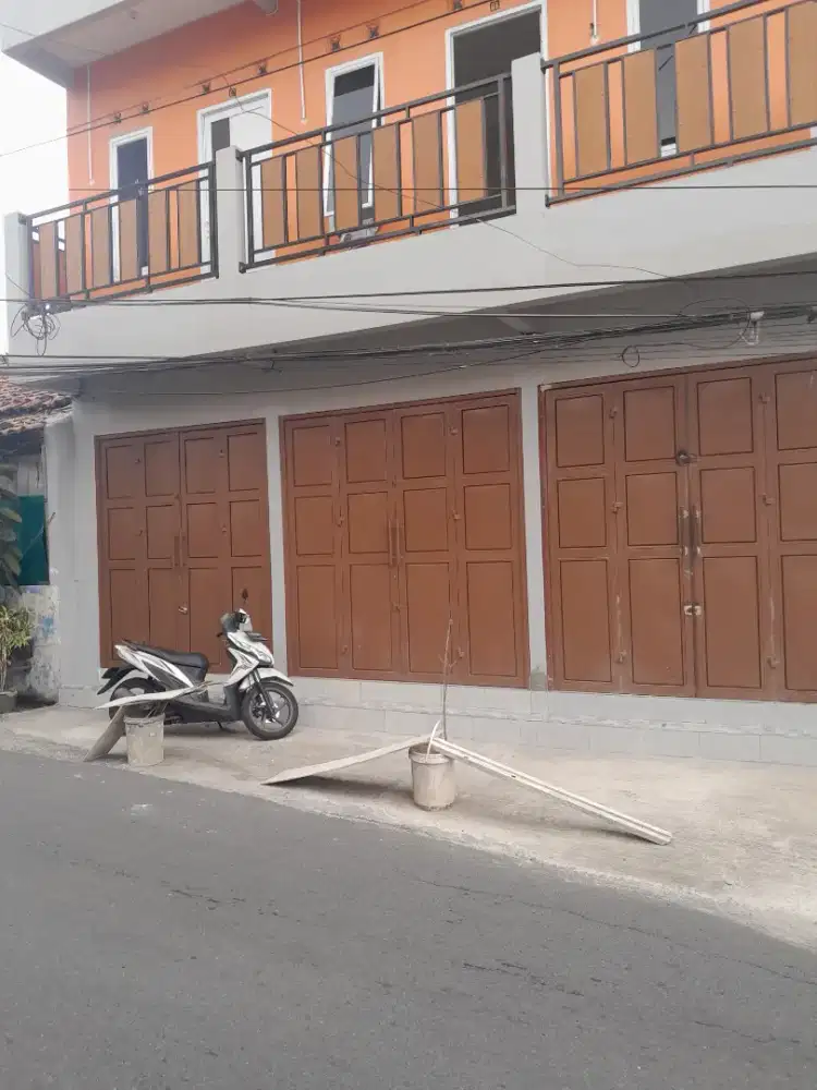 Kamar kontrakan keluarga muda & unit ruko.