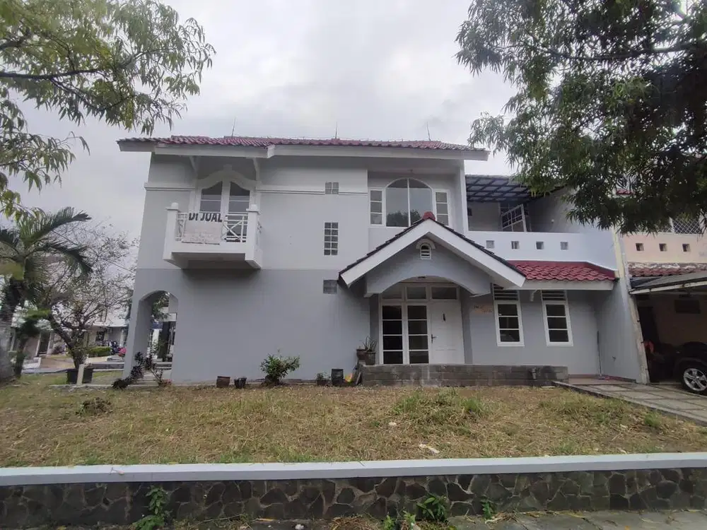 Dijual rumah 2 lt. Lippo Cikarang. Baru renovasi