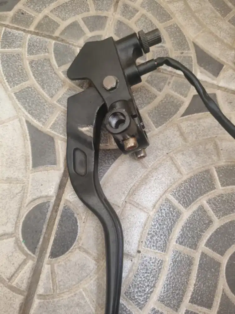 Handle motor bekas