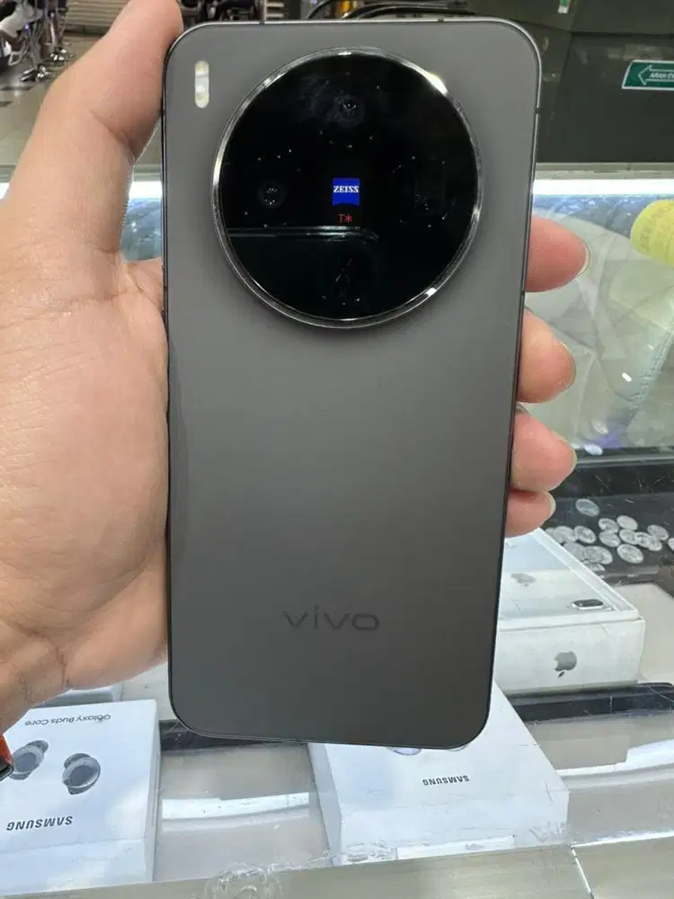 Vivo x300 RAM 16GB ROM 512GB LIKE NEW MULUS