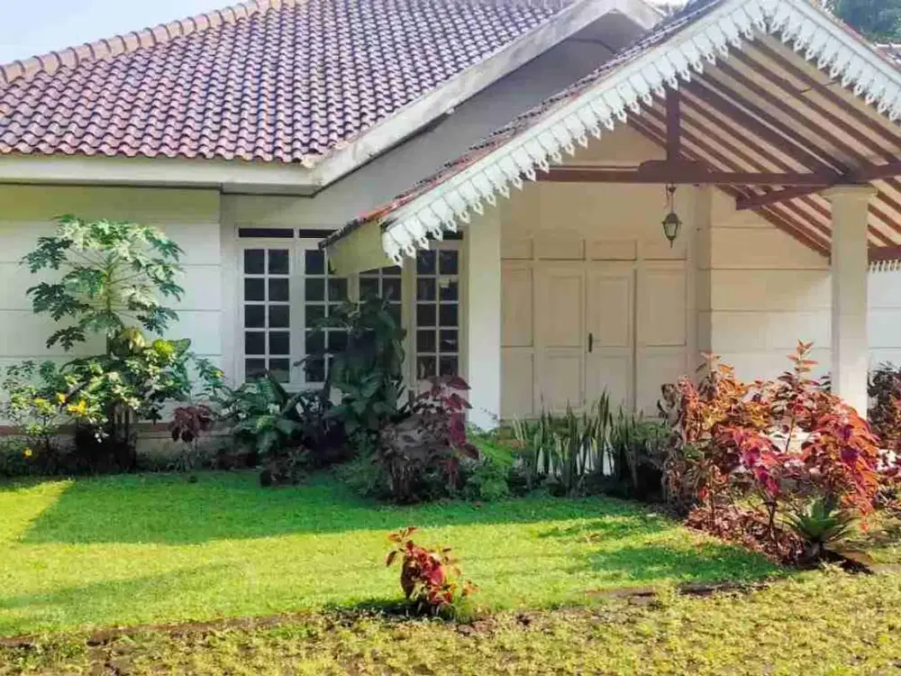 Di jual tanah dan villa lokasi sangat cocok untuk cafe dan Resort.pinggir kali ci liwung