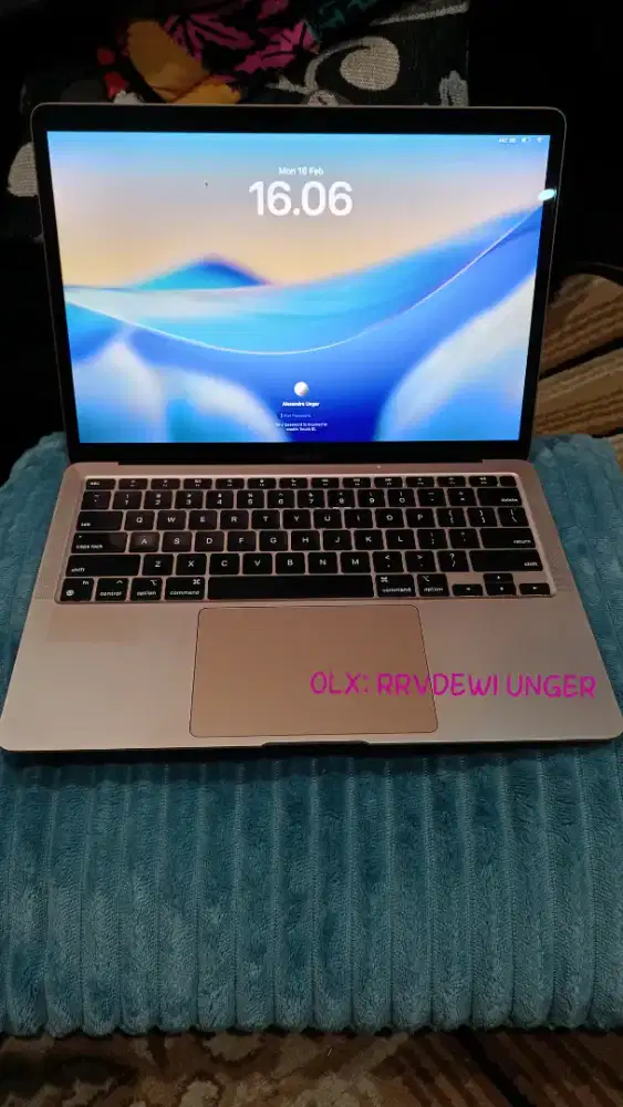 Dijual cepat Mac Air warna pink