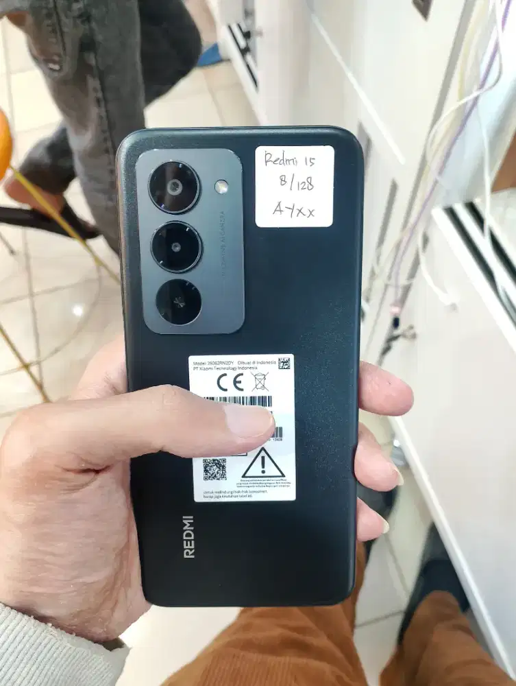 Redmi 15 8/128 second