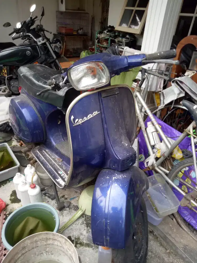 Vespa vintage jual apa ada nya cek foto dan deskripsi