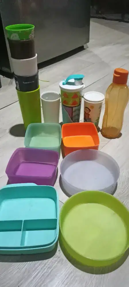Tupperware bekas