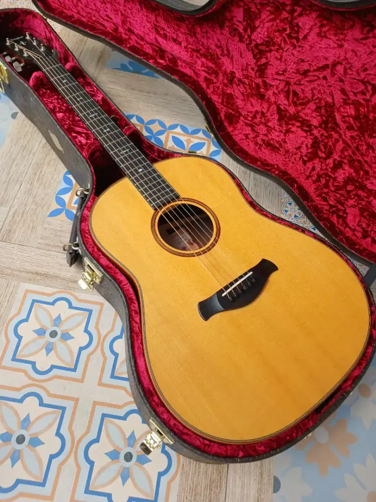 Taylor usa 717 V-class gitar akustik