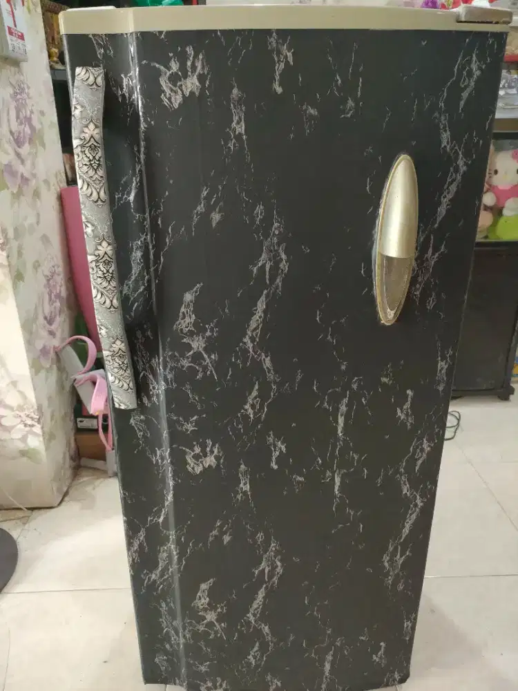 Kulkas 1 pintu sharp siap pakai