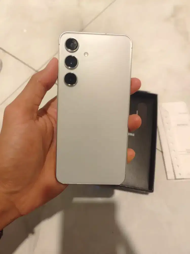 Samsung s24 8/512