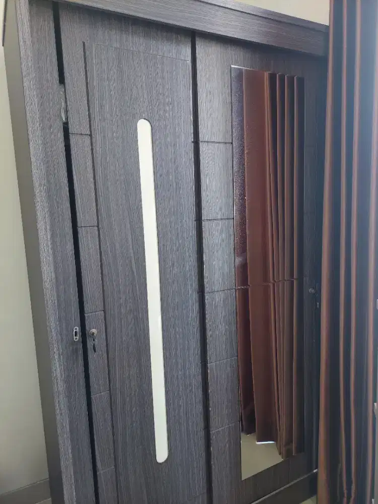 Dijual lemari baju 2 pintu