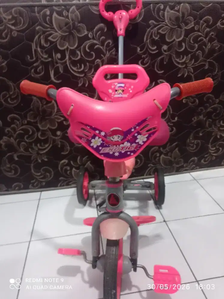 Sepeda warna pink masih lumayan bagus