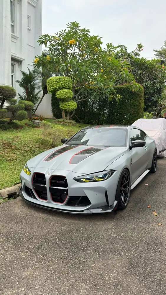 BMW M4 CSL 2023