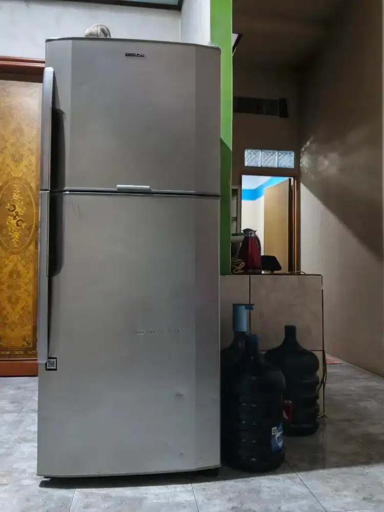 Kulkas Hitachi Jumbo 2pintu