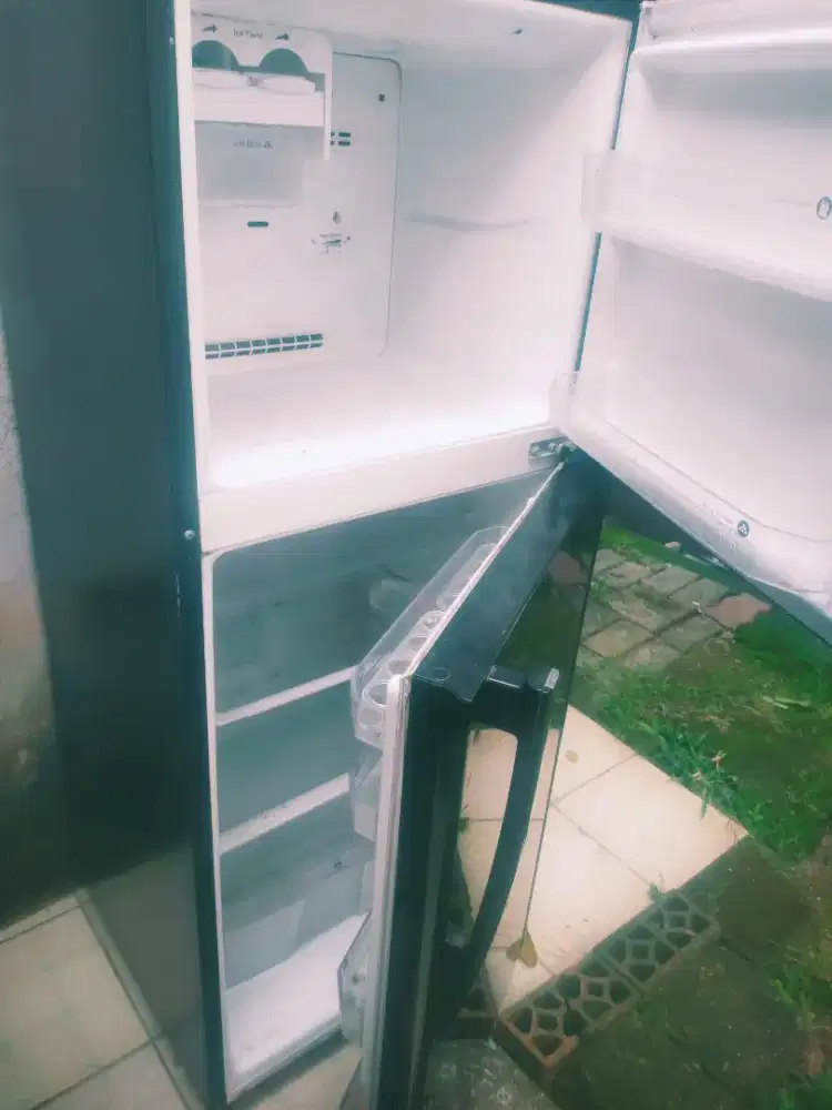 Kulkas Sanken 2 pintu