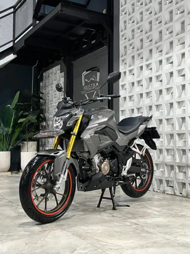 HONDA CB150R SE 2023 - Chintia Mustika