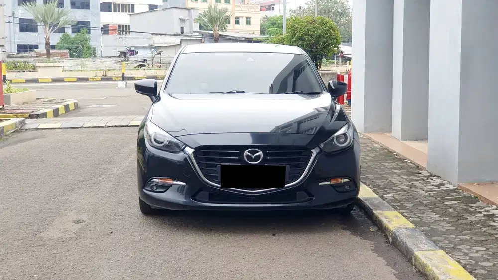 Mazda3 Mazda 3 HB Hatchback 2.0 Skyactiv AT Hitam 2018 Record Garansi