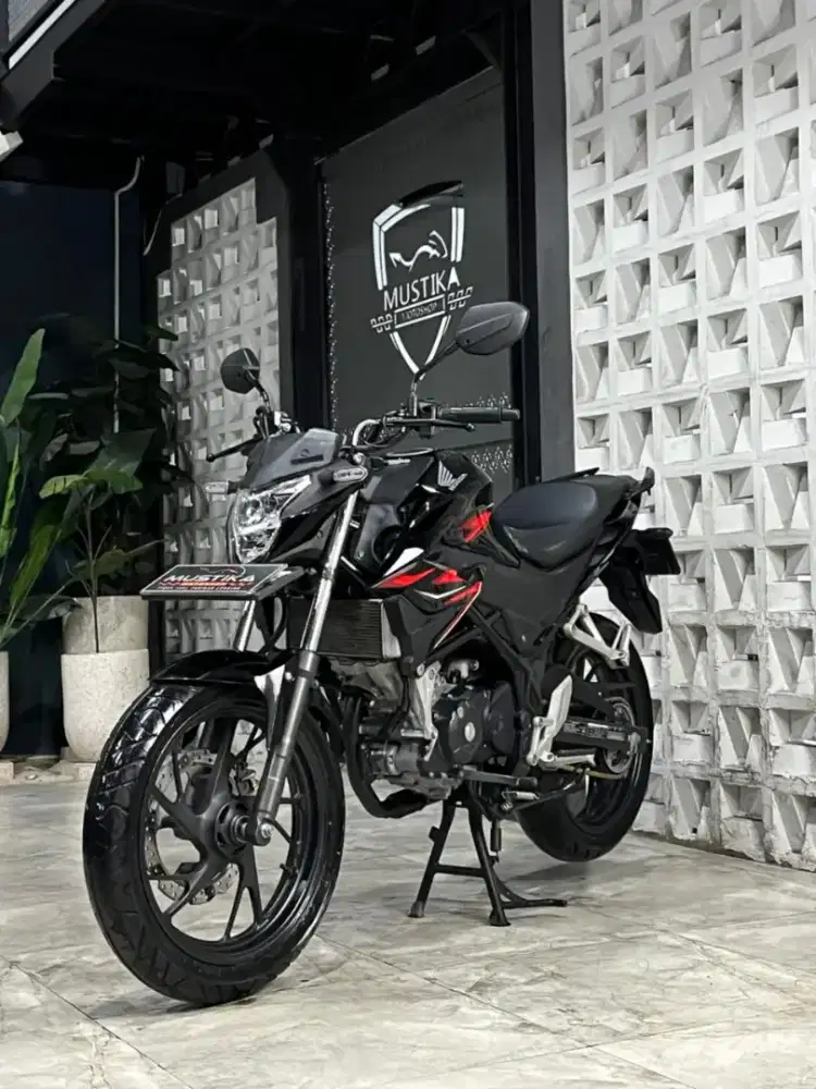 HONDA CB150R 2019 pmk 2020 - Chintia Mustika