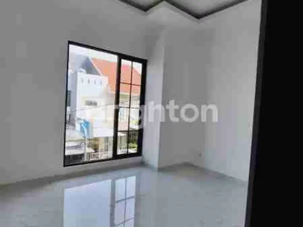Dijual Rumah Baru Klampis Semolo 2 Lantai