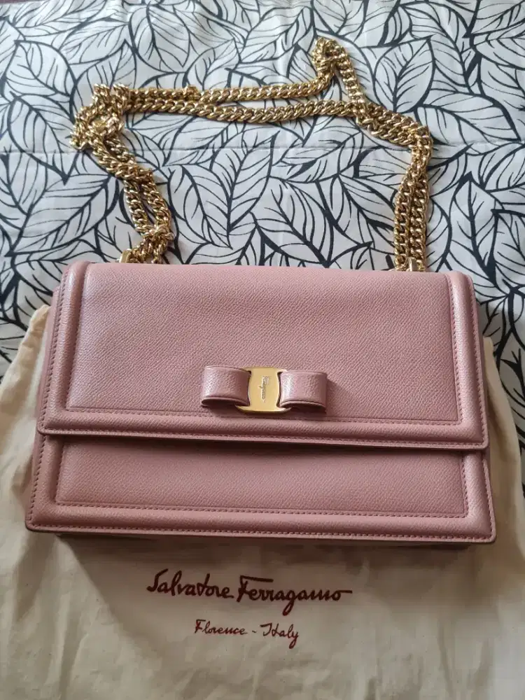 DI JUAL SALVATORE FERRAGAMO BAG