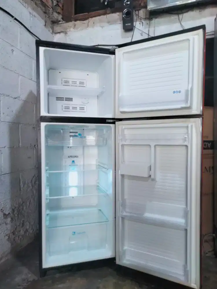 KULKAS 2PINTU ( AQUA )