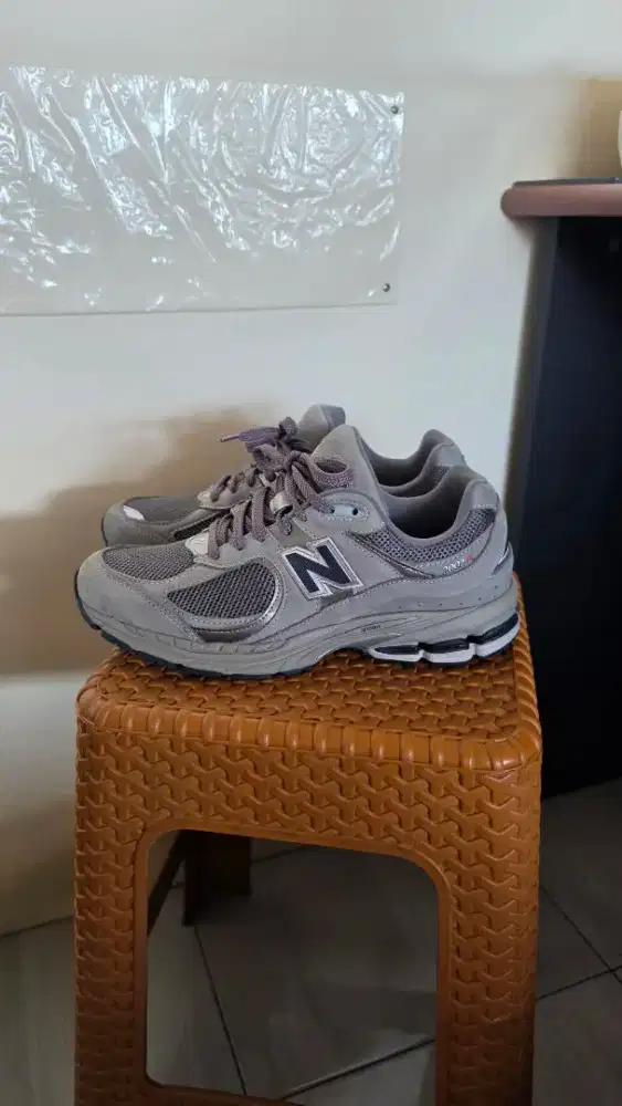 NEW BALANCE 2002R LIGHT GREY, ORIGINAL, SIZE 43