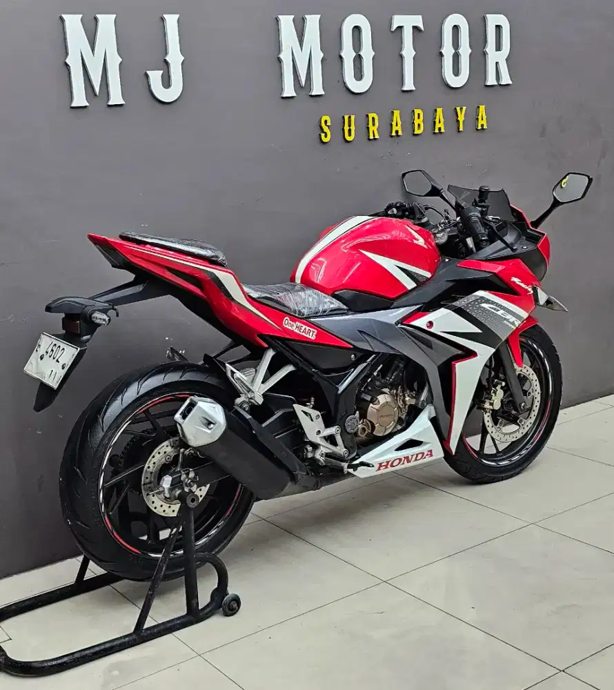 Honda CBR 150R Tahun 2018 // KREDIT DP 500 RB
