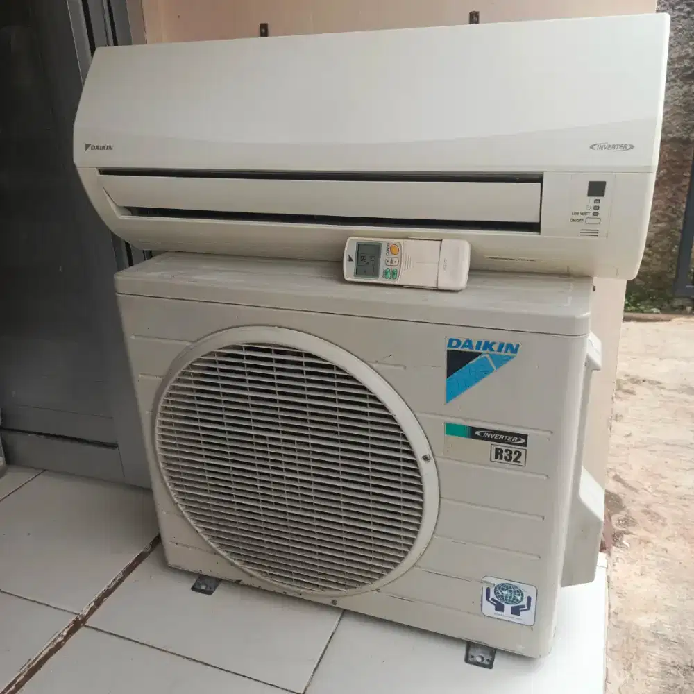 AC Daikin inverter 1/2 PK r32