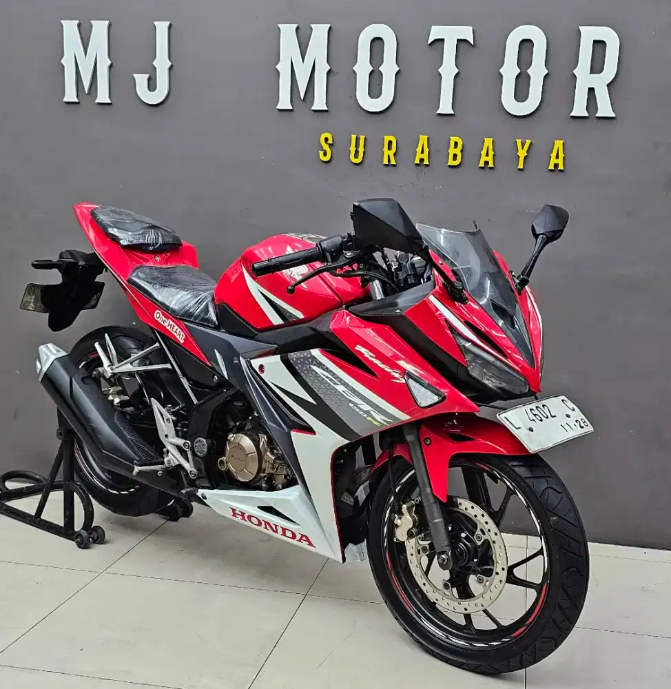 Honda CBR 150R 2018 // MJ Motor Surabaya