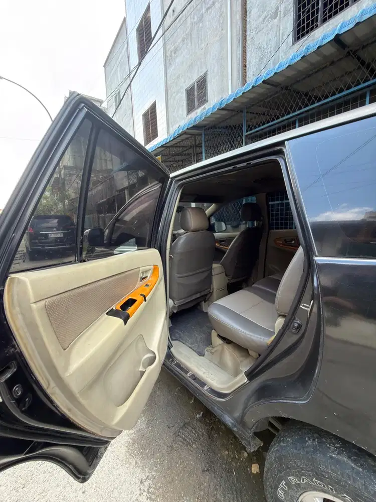 Toyota Kijang Innova 2010 Diesel