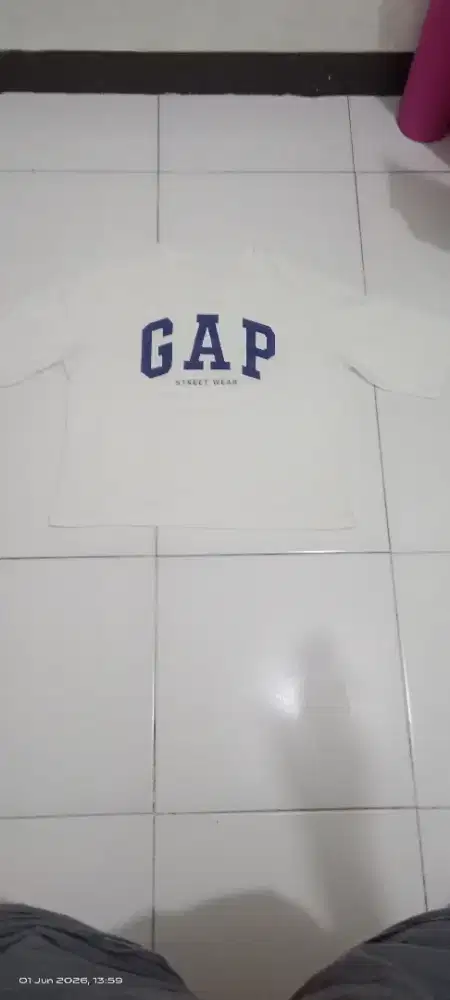 Kaos putih cantik