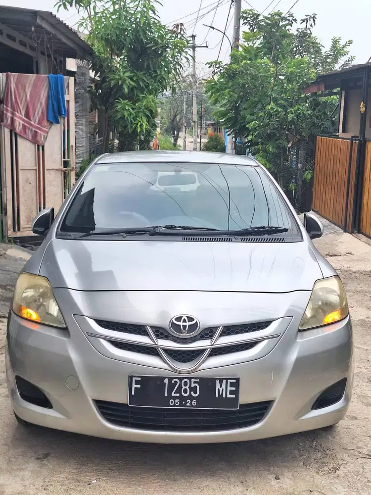 Dijual Vios type E manual warna silver 63 juta nego halus di tempat
