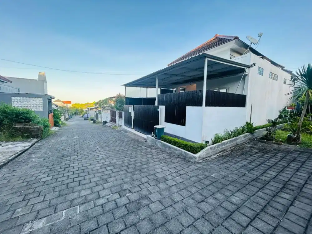 Rumah Terang dan Lega Dekat Puja Mandala dan Clandys Nusa Dua