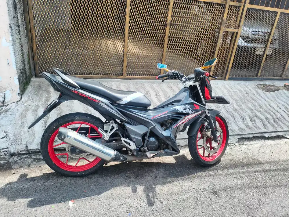 Sonic 150cc Agresso Matte Black SE