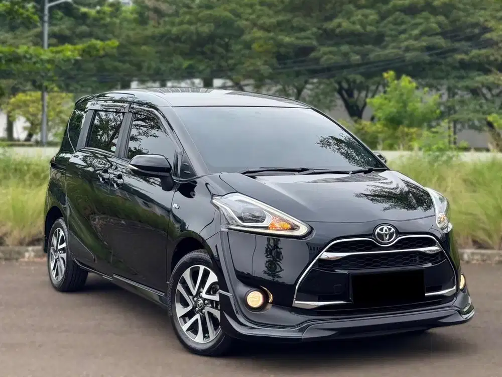 TOYOTA SIENTA Q 2018 HITAM