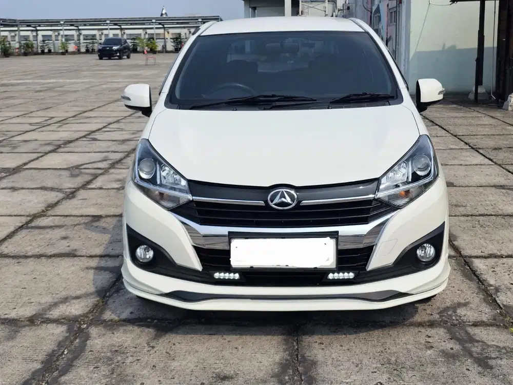 Ayla R deluxe 1.2 at 2017 putih km 49 rb