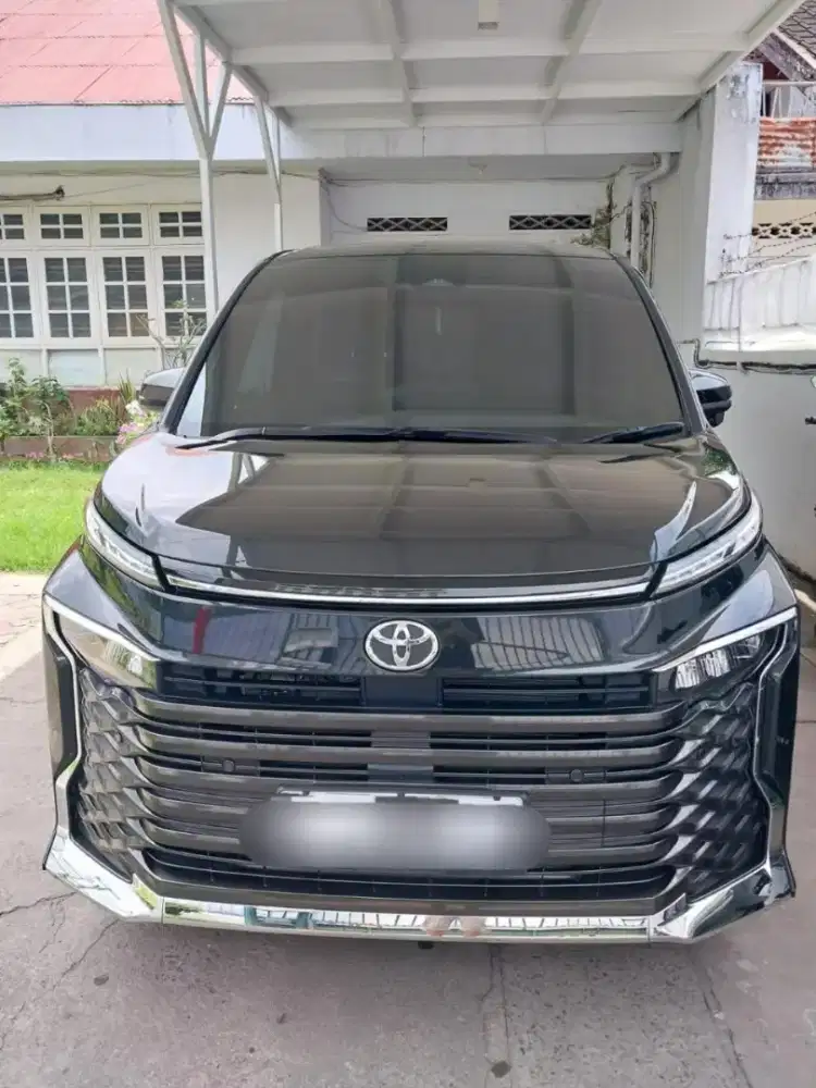 2023 Toyota New Voxy 2.0 CVT Facelift